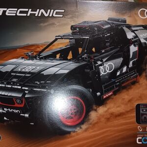 LEGO Technic Audi e-tron Set